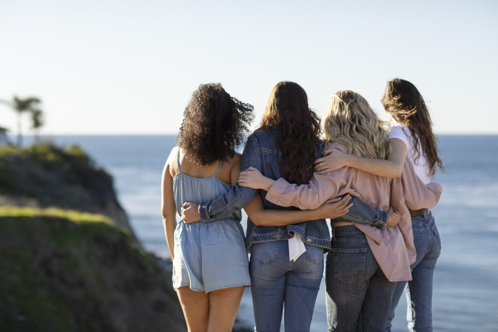 Amizade feminina: o elo invisível que cura, fortalece e prolonga a vida